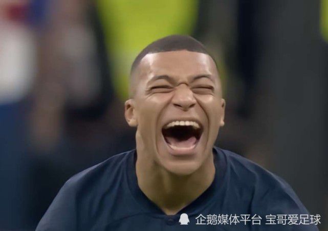 赶在了半个小时内将自己装扮了出来，挎上包包急匆匆的下了楼。